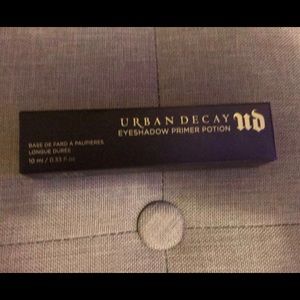 Urban Decay Eyeshadow Primer Potion
